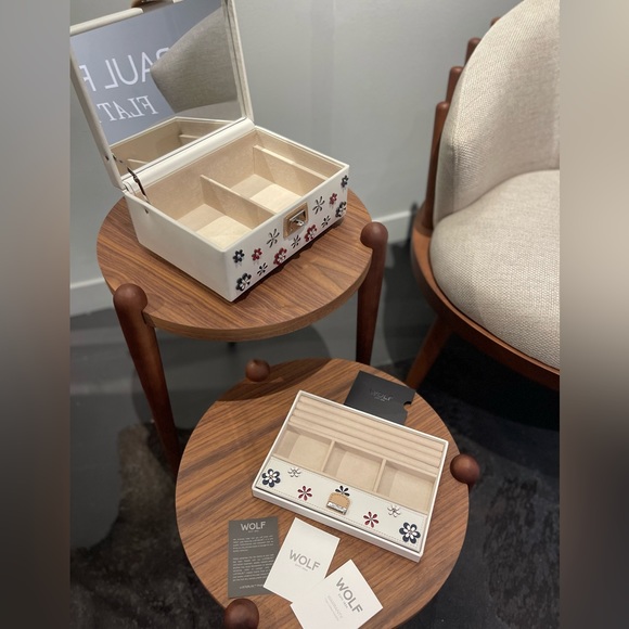 WOLF - Blossom Leather Jewelry Box - Picture 3 of 7